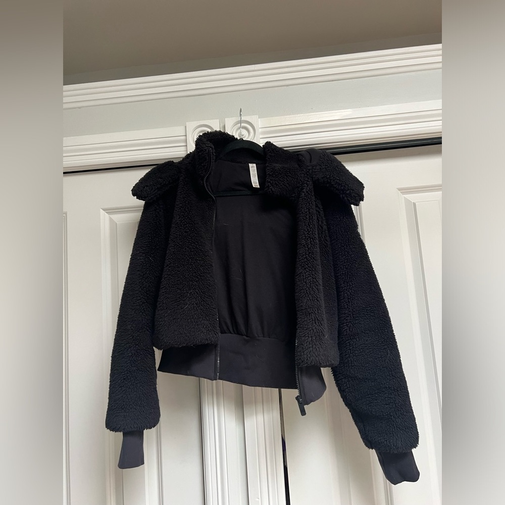 Black alo Sherpa jacket, removable hood